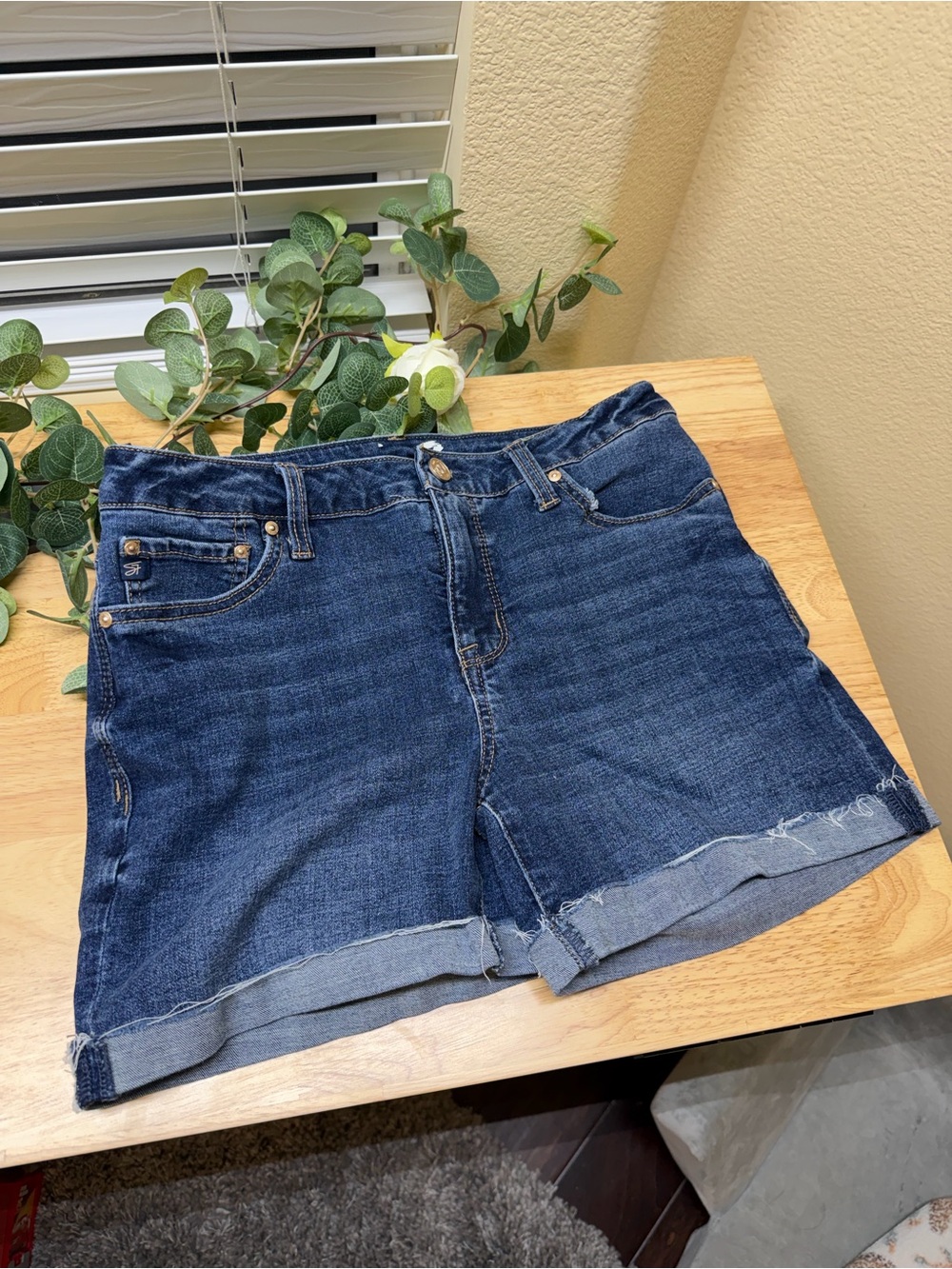Women's Denim Shorts Seven 7